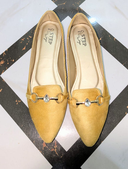 Stylish Velvet Pumps