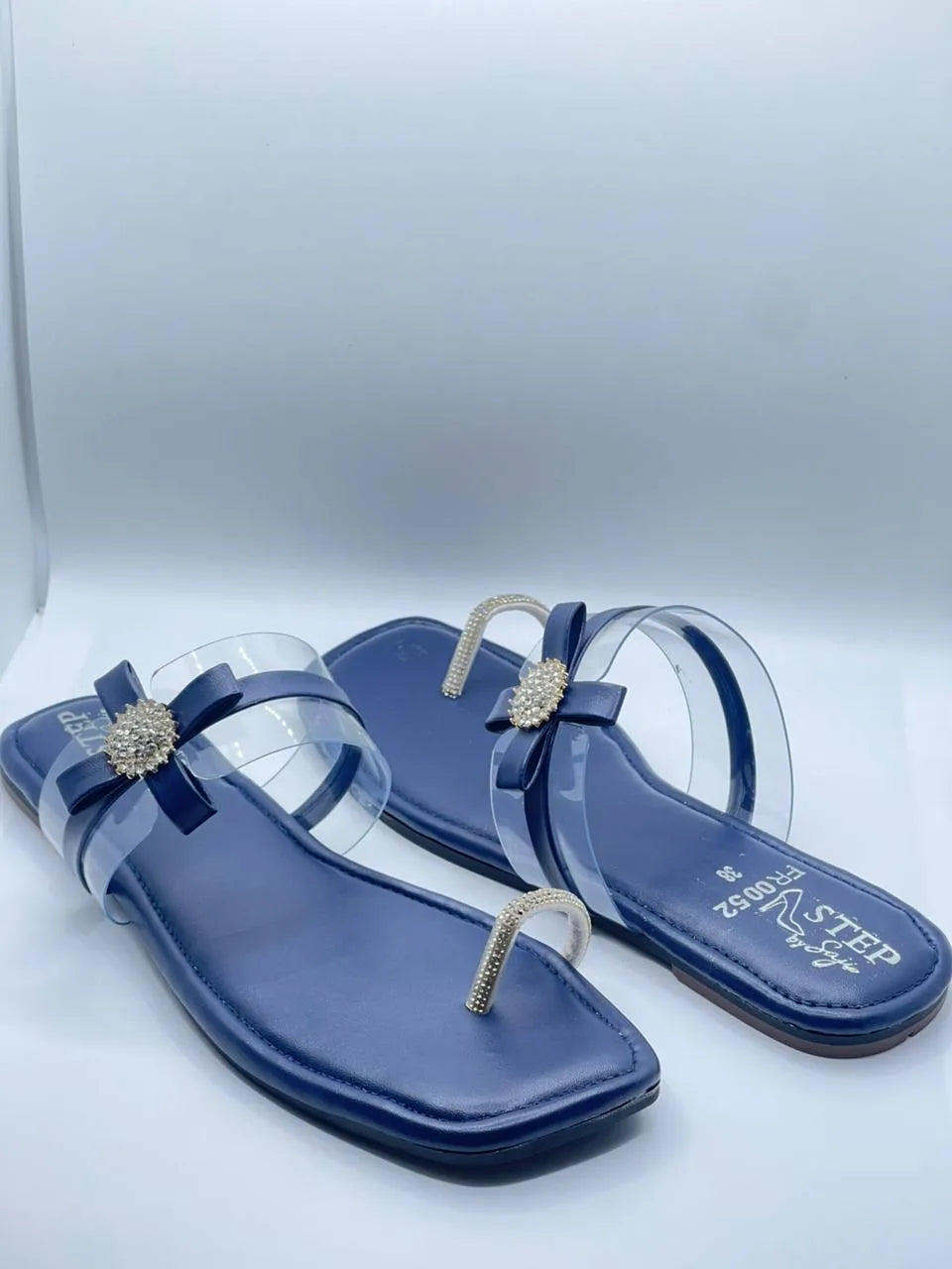Flat Sandal / Slipper with Toe Loop