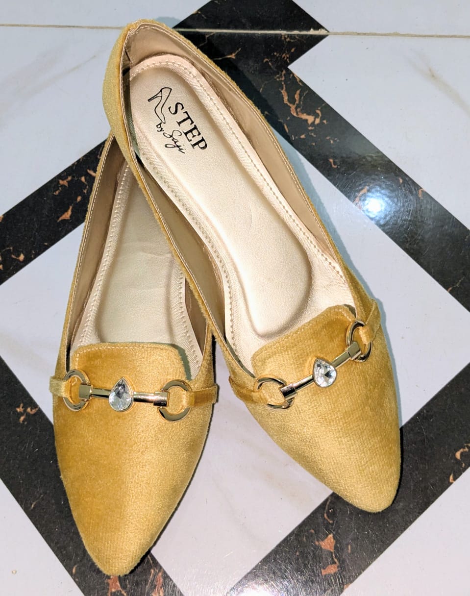 Stylish Velvet Pumps